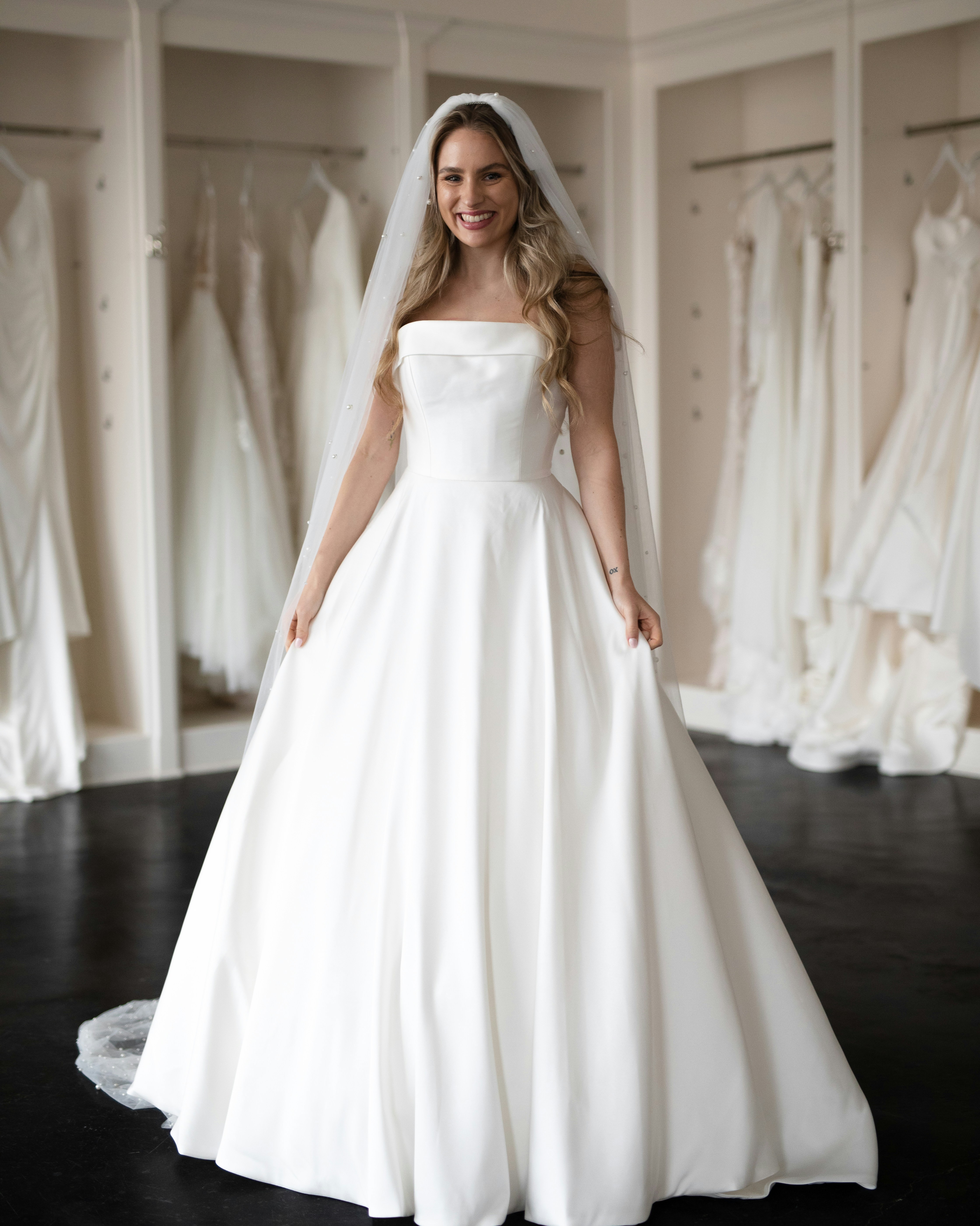 jarvis-couture-bridal-prom-tyler-tx-HJWLIFZfozg-unsplash